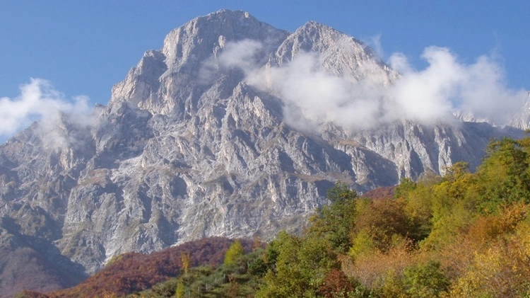 Góc nhìn: Vỏ Trái Đất dưới Italy đang tách ra